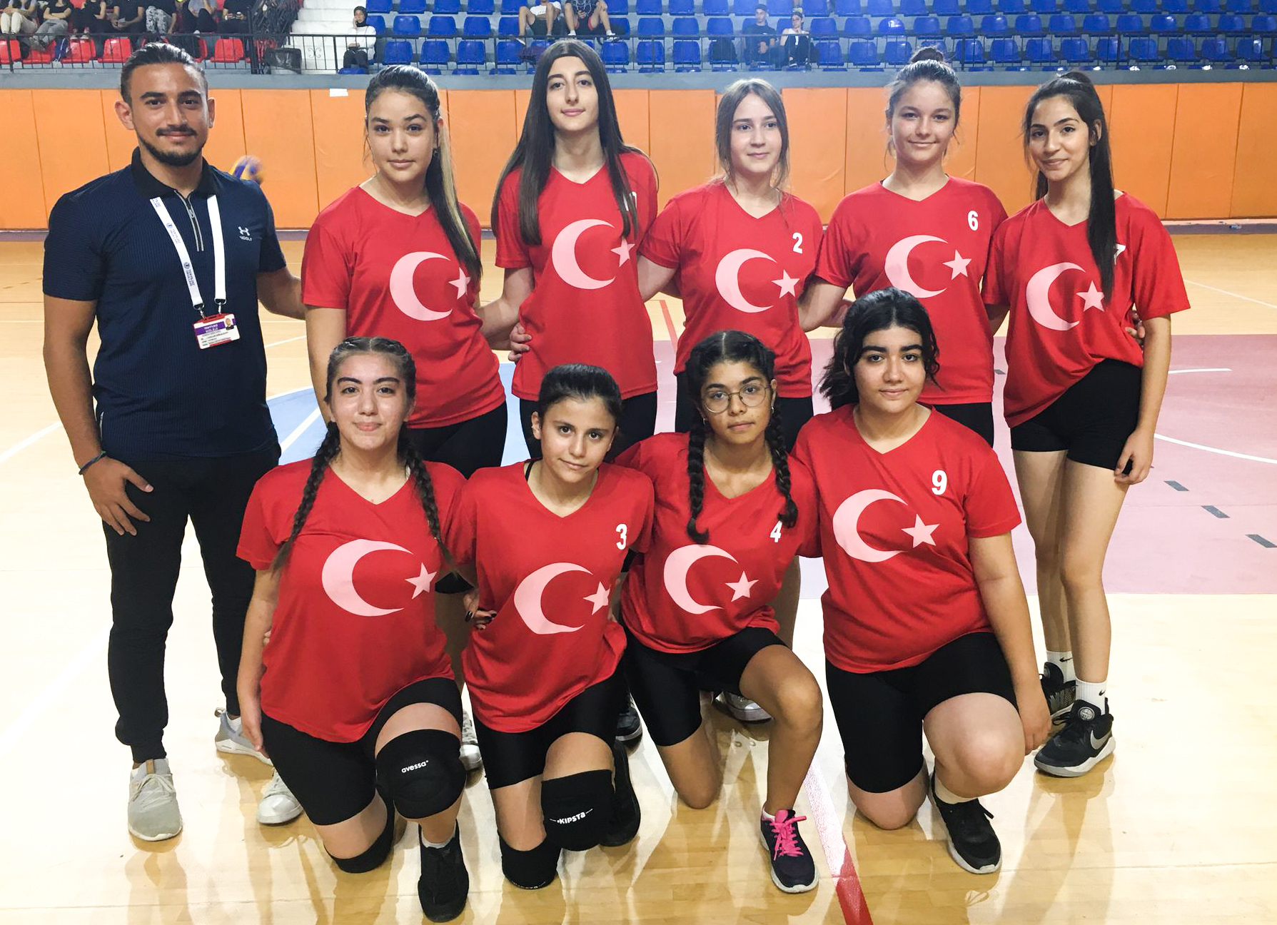 Tekyıldız Anadolu Lisesi Kız Voleybol Takımı 